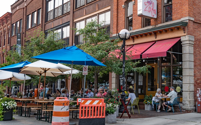 Plenty of shaded outdoor seating at Cafe Zola. Cafe Zola Ann Arbor Michigan Plenty of outdoor seating at Cafe Zola.